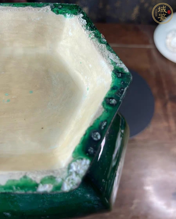 古玩陶瓷綠釉貫耳瓶真品鑒賞圖