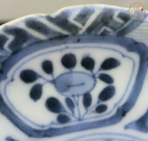 古玩陶瓷花鳥紋青花盤真品鑒賞圖