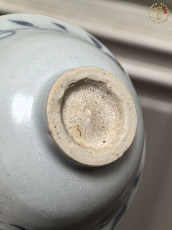 古玩陶瓷青花花卉紋壓手杯真品鑒賞圖