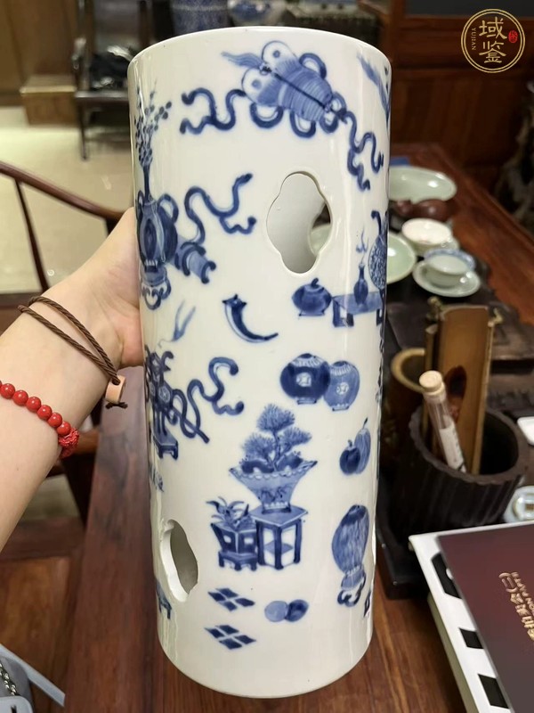 古玩陶瓷青花博古圖帽筒真品鑒賞圖