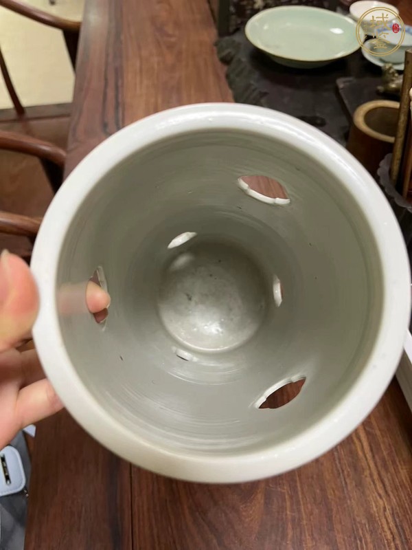 古玩陶瓷青花博古圖帽筒真品鑒賞圖