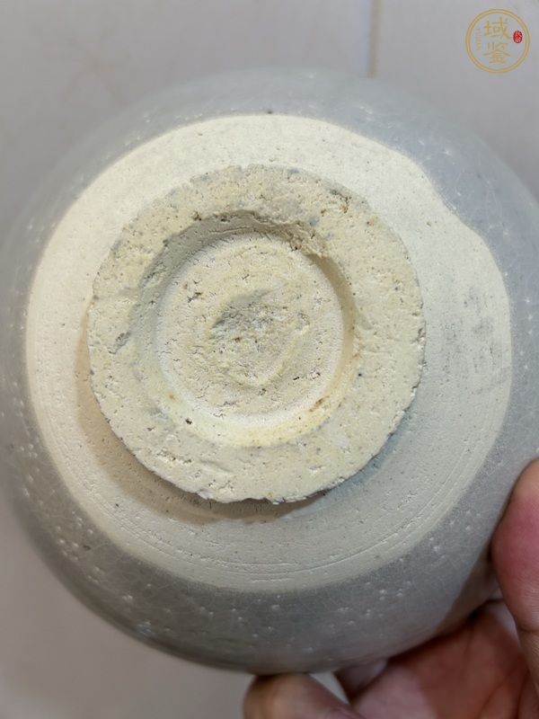 古玩陶瓷卵白釉刻仰蓮紋碗真品鑒賞圖