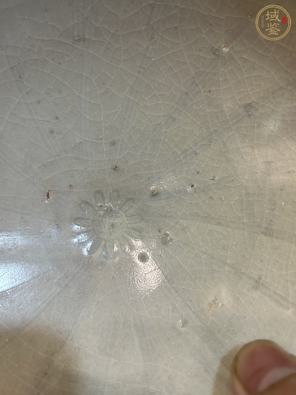 古玩陶瓷卵白釉刻仰蓮紋碗真品鑒賞圖