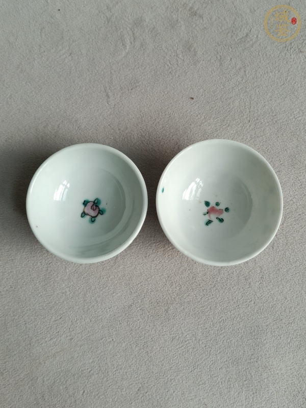 古玩陶瓷粉彩四季花卉紋杯真品鑒賞圖