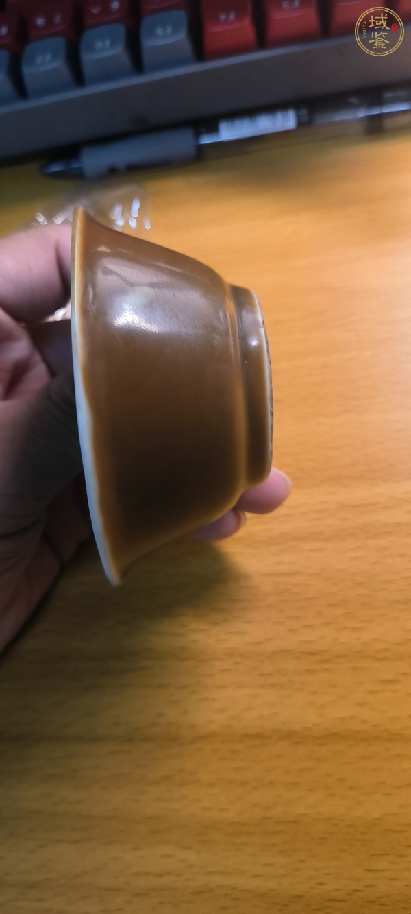 古玩陶瓷紫金釉青花魚藻紋杯，疑似復窯真品鑒賞圖