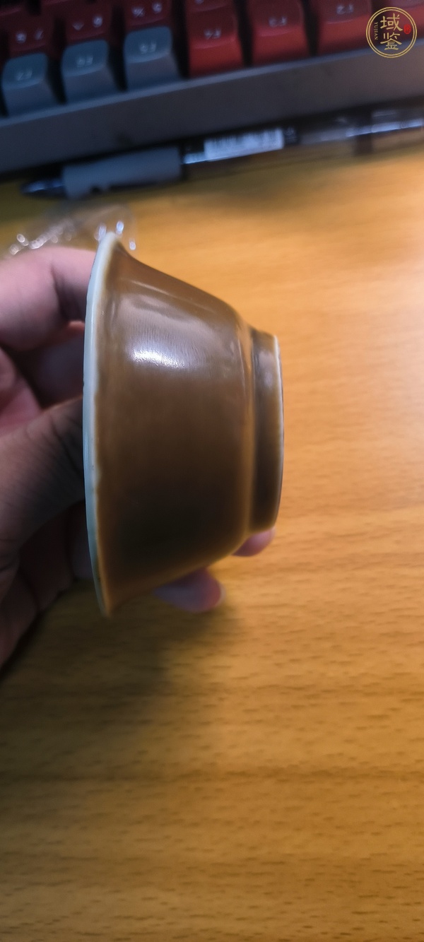 古玩陶瓷紫金釉青花魚藻紋杯，疑似復窯真品鑒賞圖