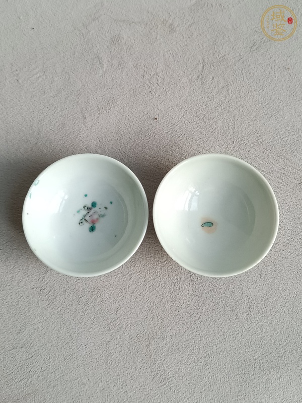 古玩陶瓷粉彩團龍紋杯真品鑒賞圖