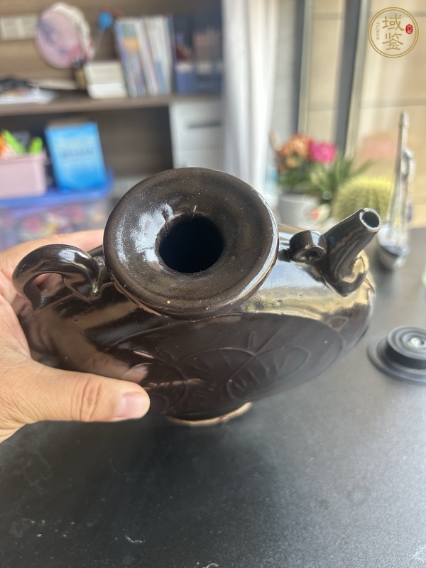 古玩陶瓷耀州窯樹葉紋黑釉扁壺真品鑒賞圖
