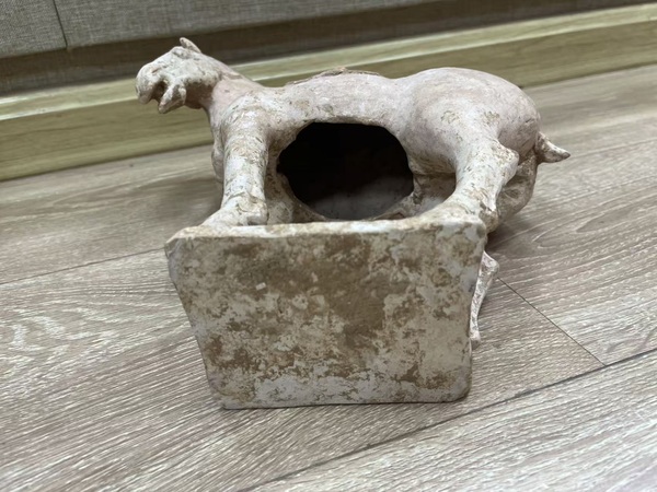 古玩陶瓷唐·俊馬拍賣,當前價格0元