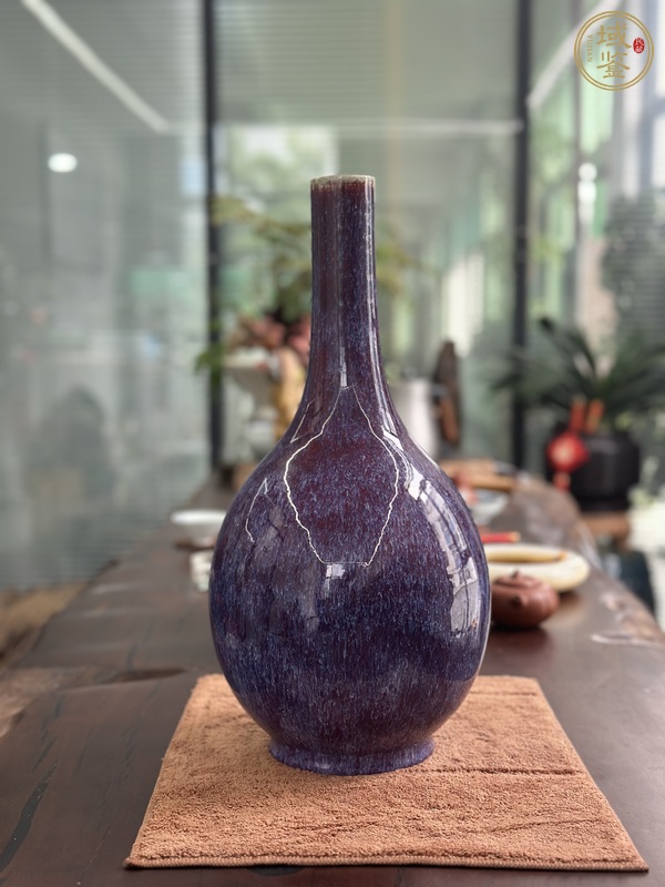 古玩陶瓷紅釉窯變釉膽瓶真品鑒賞圖