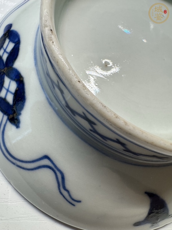 古玩陶瓷花卉紋青花盤真品鑒賞圖