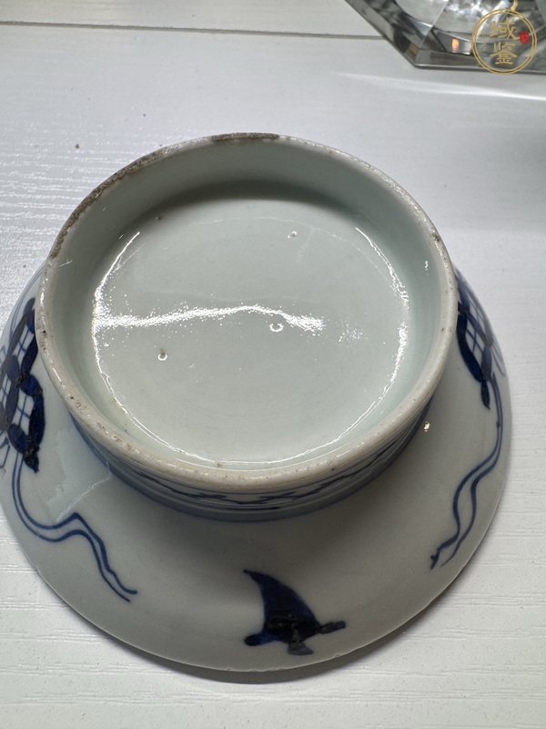 古玩陶瓷花卉紋青花盤真品鑒賞圖