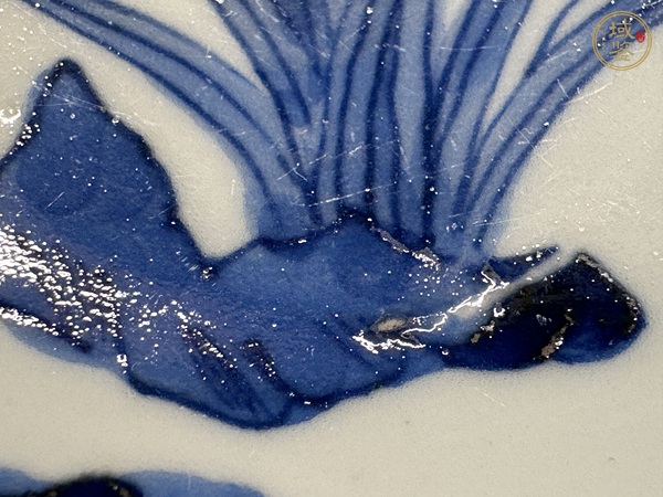 古玩陶瓷花卉紋青花盤真品鑒賞圖