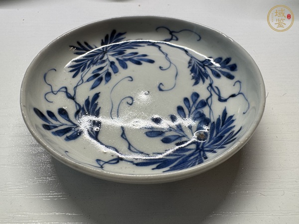 古玩陶瓷花卉紋青花盤(pán)真品鑒賞圖
