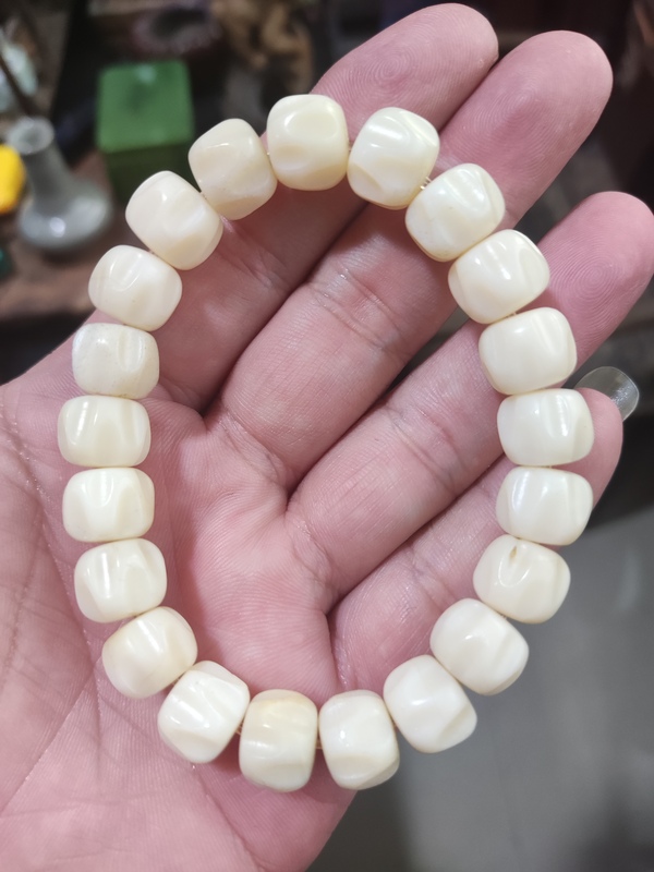 古玩轉賣珍***手串拍賣，當前價格260元
