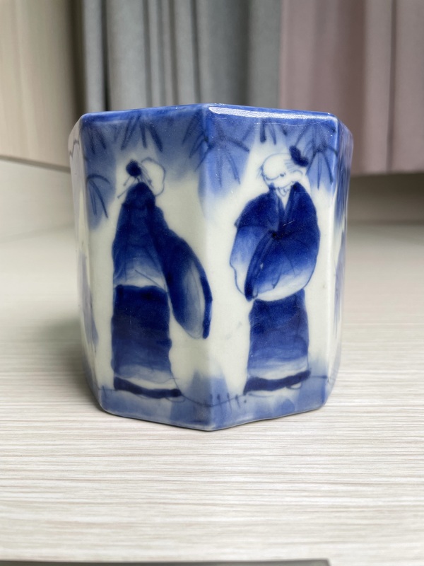 古玩轉(zhuǎn)賣(mài)清中期 青花竹林高士圖八方筆筒拍賣(mài),當(dāng)前價(jià)格355元