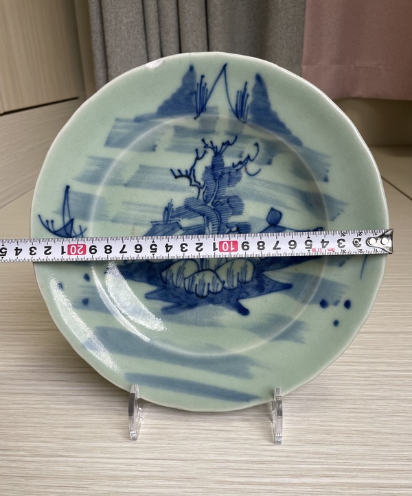 古玩陶瓷清中期 冬青釉青花山水高士垂釣紋盤拍賣，當前價格450元