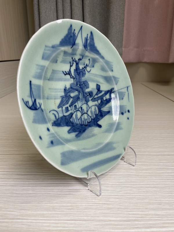 古玩陶瓷清中期 冬青釉青花山水高士垂釣紋盤拍賣，當前價格450元