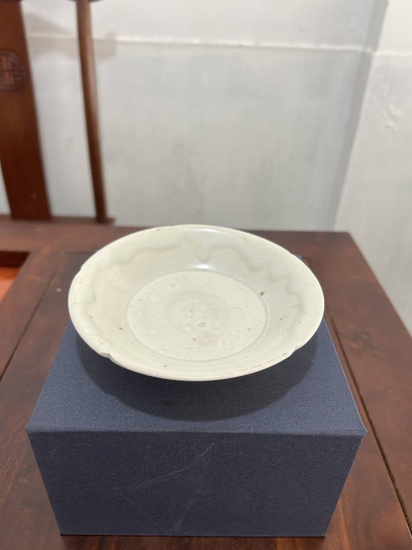 古玩轉賣館藏級五代十國定窯白瓷葵口洗拍賣，當前價格1980元