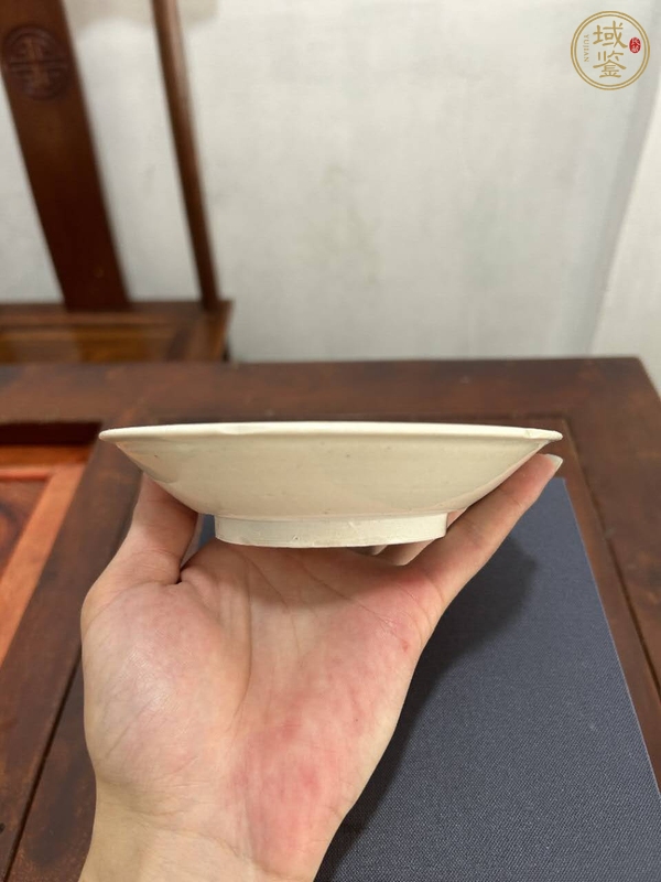古玩定窯白瓷葵口洗真品鑒賞圖