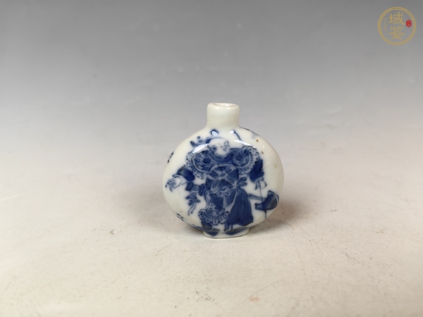 古玩陶瓷清晚無雙譜人物紋青花鼻煙壺真品鑒賞圖