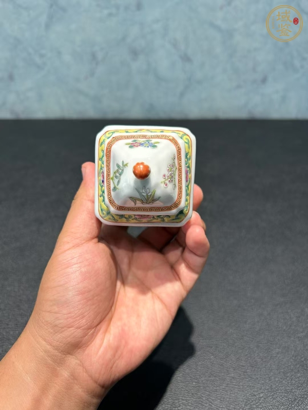 古玩陶瓷民國粉彩蓋罐真品鑒賞圖