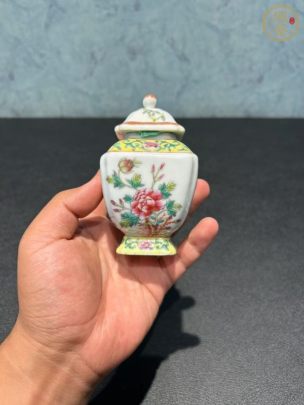古玩陶瓷民國粉彩蓋罐真品鑒賞圖