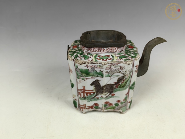 古玩陶瓷康熙五彩花卉瑞獸紋茶壺真品鑒賞圖