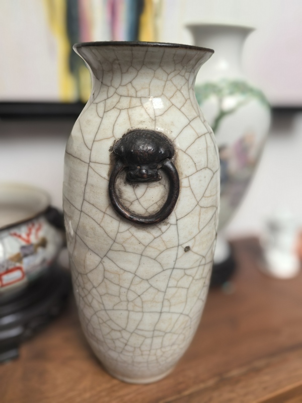 古玩陶瓷清中期仿官釉獅耳瓶拍賣,當前價格8800元