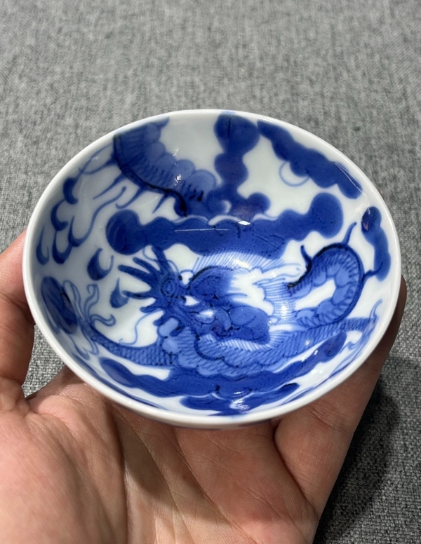 古玩陶瓷雍正過墻龍碗拍賣,當前價格2000元