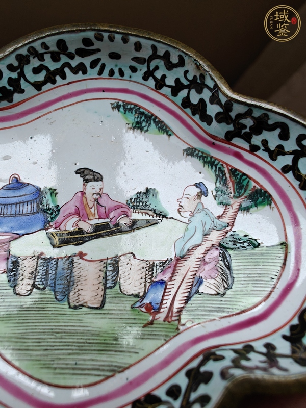 古玩陶瓷人物紋海棠盤真品鑒賞圖