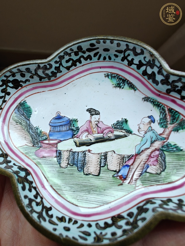 古玩陶瓷人物紋海棠盤真品鑒賞圖