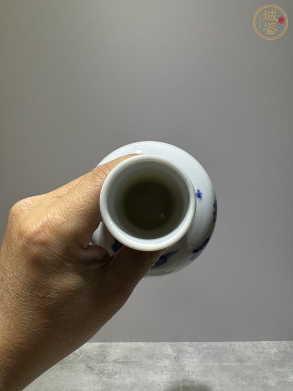 古玩陶瓷人物紋青花瓶真品鑒賞圖