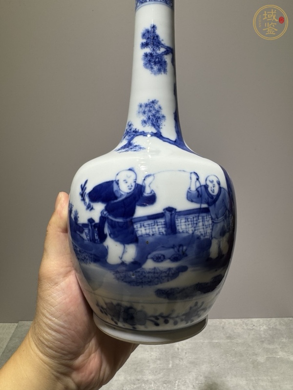 古玩陶瓷人物紋青花瓶真品鑒賞圖