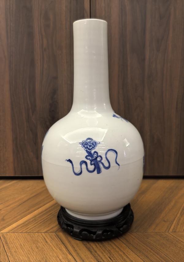 古玩陶瓷清晚期青花（小喬初嫁）天球瓶拍賣，當前價格28888元