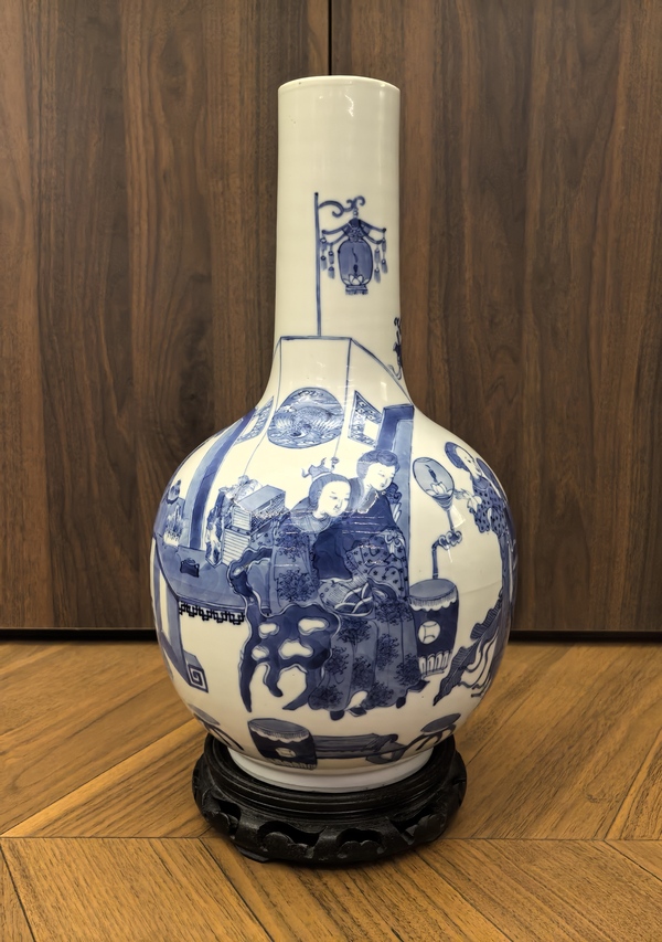 古玩陶瓷清晚期青花（小喬初嫁）天球瓶拍賣，當前價格28888元