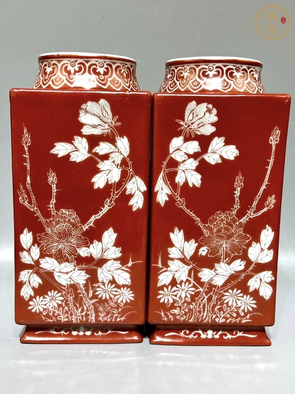 古玩陶瓷紅釉留白琮式瓶真品鑒賞圖