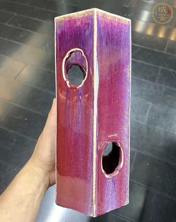 古玩陶瓷窯變紅釉帽筒真品鑒賞圖