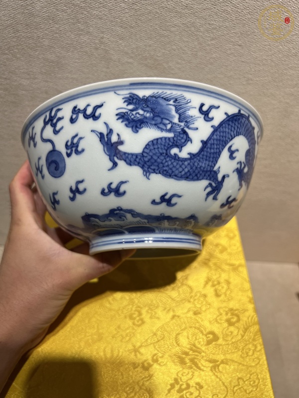 古玩陶瓷龍紋青花碗真品鑒賞圖