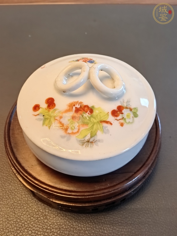 古玩陶瓷民國花卉紋蓋盒真品鑒賞圖