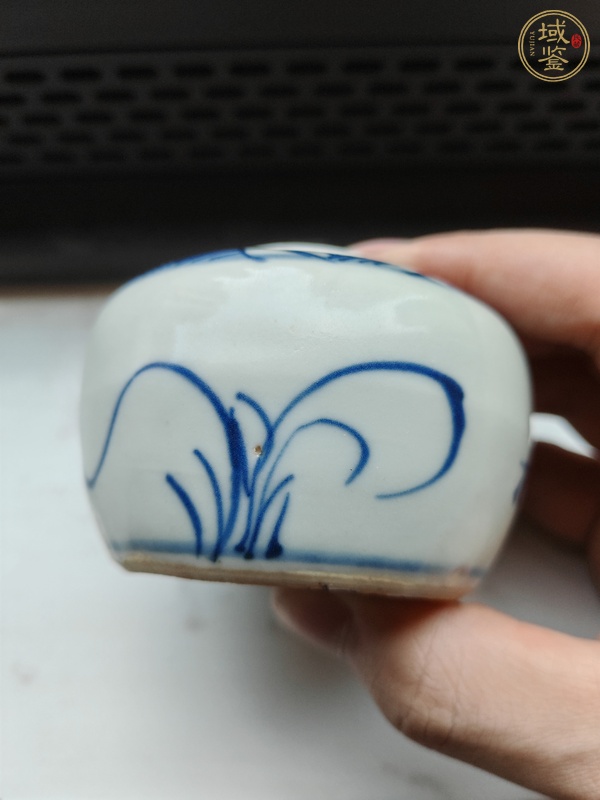 古玩陶瓷青花花卉罐真品鑒賞圖