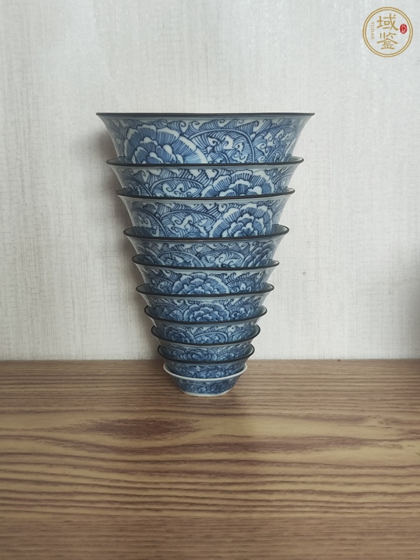古玩陶瓷晚清馬蹄杯真品鑒賞圖