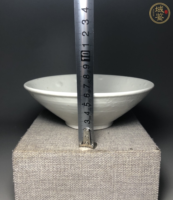 古玩陶瓷邢窯白瓷唇口碗真品鑒賞圖