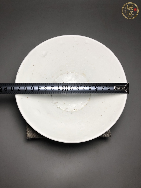 古玩陶瓷邢窯白瓷唇口碗真品鑒賞圖
