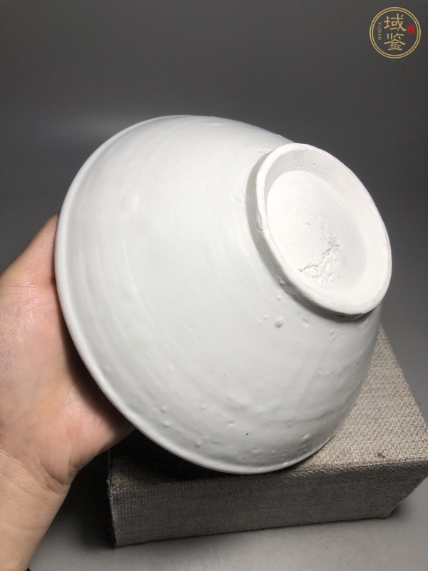 古玩陶瓷邢窯白瓷唇口碗真品鑒賞圖