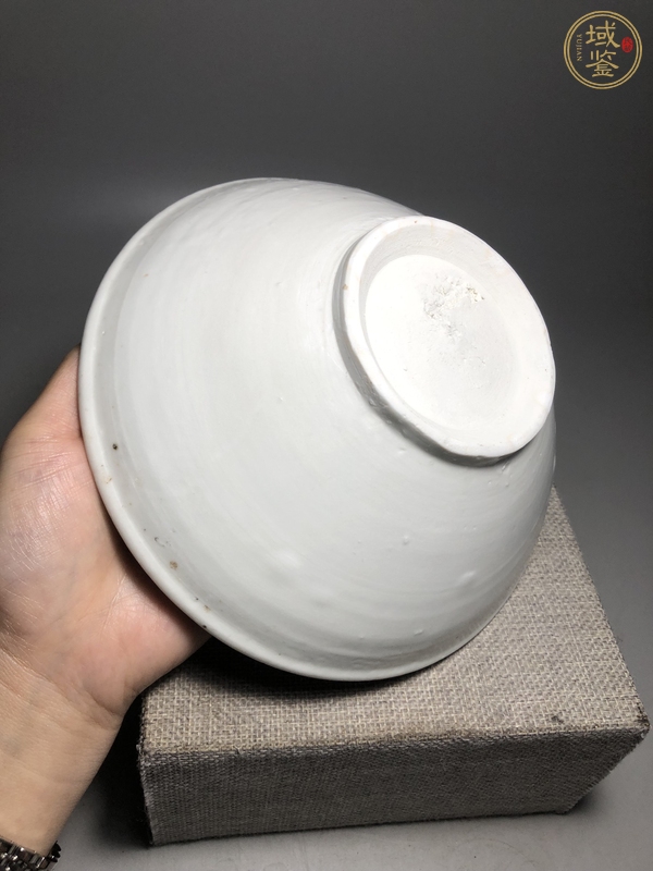古玩陶瓷邢窯白瓷唇口碗真品鑒賞圖