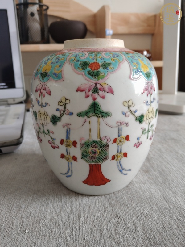 古玩陶瓷粉彩花卉紋罐真品鑒賞圖