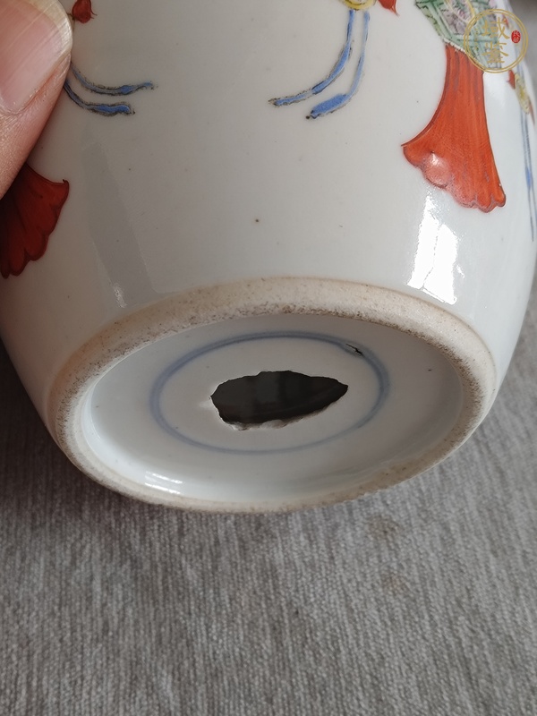 古玩陶瓷粉彩花卉紋罐真品鑒賞圖