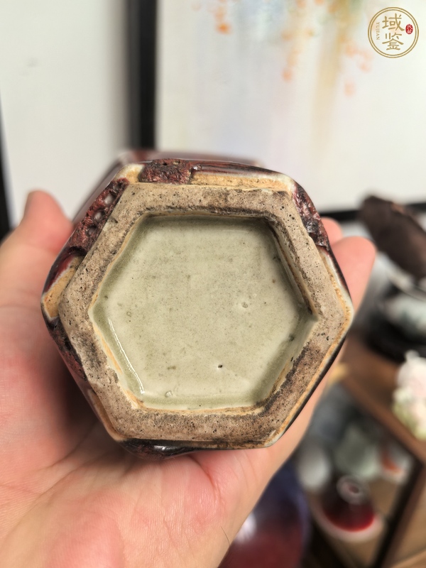 古玩陶瓷清中期郎紅釉六棱梅瓶真品鑒賞圖