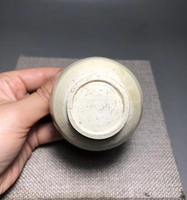 古玩陶瓷宋,南定米黃釉水盂拍賣,當前價格800元
